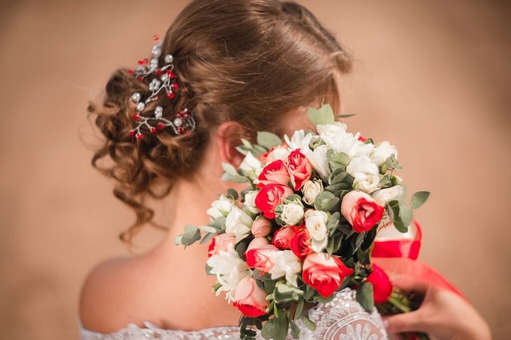 Stay Cool and Stylish: Must-Try Hairstyles for Sunny Days